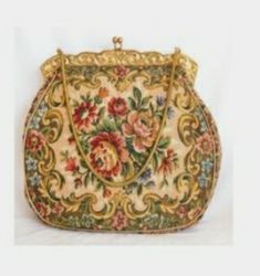 Tapestry Handbag, French Tapestry, Tapestry Handbags, Vintage Evening Bags, Girl Vintage, Floral Tapestry, Vintage Purses, Pretty Bags, Beaded Purses