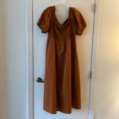 100% Cotton. New With Tags. Can Be Worn Off Shoulder. Pit To Pit: 18.5, But That Is Unstretched. It’s True To Size. Length From Bottom Of Ruching: 34 In. Hits Mid Calf. Pockets. Perfect Color For Fall! Brown Ruched Dress, Navy And Copper, Navy Shirt Dress, Copper Brown, Spaghetti Strap Mini Dress, Plaid Dress Shirt, Floral Shift Dress, Maxi Dress Navy, Floral Sundress