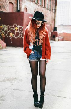 Polished-to-Perfection Purple Violin, Witchy Lifestyle, Alternative Rock Fashion, Clothes Layering, Edgy Hipster, Bohemian Punk, Hipster Goth, Overalls Jeans, Shorts Levis