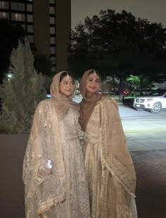 Pakistan Wedding, Ootd Poses, Desi Outfits, Desi Wedding Dresses, Simple Hijab, Latest Bridal Dresses, Beautiful Casual Dresses, Pakistani Wedding Outfits