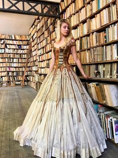 Library inspired gown Jeweler Aesthetic, Elisabeth 1, Storybook Dress, Expo Ideas, High Fashion Dresses, Beauty Dress