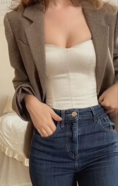 "A Stylish Casual Look for Everyday 😊👚👖 #CasualOutfit #DailyFashion #FashionTrends" Flamboyant Natural Neckline, Financial Plan, Effortless Beauty, Guiding Light, Financial Planning, Teen Fashion Outfits, Looks Vintage, Outfits Casuales