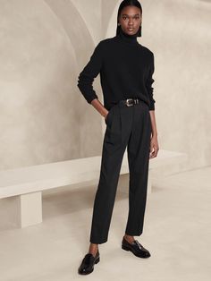 Vasto Pleated Italian Wool Pant | Banana Republic Edgy Work Outfits, Slacks Outfit, Banana Republic Style, Androgynous Outfits, Petite Shorts, Androgynous Fashion, Wool Pants, Black Dress Pants, Slim Fit Pants