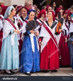 Jokes Photos, National Clothes, Country Wear, Simply White, White Trousers, Hair Cover, Shower Cap, Red Skirts, Traditional Clothes