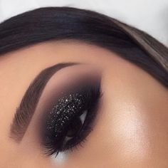 Machiaj Smokey Eyes, 3d Eyebrows, Smokey Eyes Tutorial, Black Smokey Eye Makeup, Eye Makeup Tutorials, Smoked Eyes, To Have, Smokey Eye Tutorial, Smokey Eye Makeup Tutorial