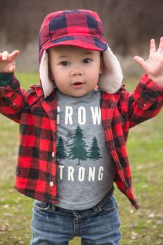 lumberjack boys Lumberjack Outfit, Lumberjack First Birthday, Lumberjack Theme, Mom Photography, Lumberjack Birthday Party, Baby Photography Poses, Lincoln Birthday, Posting Ideas, Moms Photography