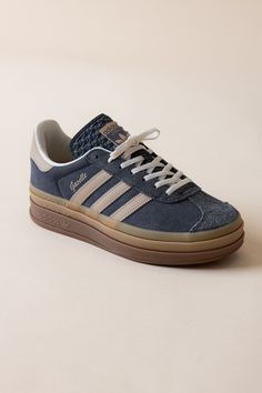 Sneaker District - adidas Gazelle Bold Grey Magic Beige Gum  Free shipping from €80 within the Netherlands and to Belgium, France and Germany.  #adidas #Gazelle #GazelleBold #SneakerDistrict #sneakers #design #photography #fashion #love #style #fashionformen #fashionforwomen #pinterestsneakers #fashiondesign #pinterestfashion Adidas Platform Gazelle, Platform Gazelle Outfit, Adidas Gazelle Bold Outfit, Platform Gazelle, Grey Magic, Adidas Gazelle Bold, Sneakers Design, Gazelle Shoes, Gazelle Bold