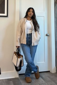 21 Degree Weather Outfit, Winter School Outfits Cold, Blue Jeans Outfit Winter, Cold Outfit, Outfits For Mexico, Winter Outfits For School, Blue Jean Outfits, Stylish Winter Outfits, Outfit Inspired