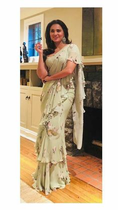 Lara Dutta, Bridal Capelet, Indian Fashion Saree, Saree Dress, Indian Fashion Designers, India Beauty, Half Saree