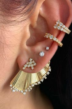 Jewelry Stack, Casual Earrings, Jewelry Photoshoot, Luxe Jewelry, Gold Rings Jewelry, Jewelry Accessories Ideas, Dope Jewelry, Funky Jewelry