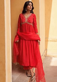 Royal Red Silk Kurta Pants Set Zoon Tribe - Fabilicious Fashion Red Kurta Women Indian, Red Indian Outfit, Red Anarkali, Kurta Pants, Red Kurta, Dresses Traditional, Embroidered Anarkali, Pakistani Fashion Casual, Ready To Wear Saree