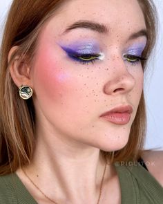 False Freckles, I Love Extreme Mascara, Extreme Mascara, Pure Makeup, Makeup Inspired, Bright Makeup, Essence Cosmetics, Hair Spray, Blue Makeup