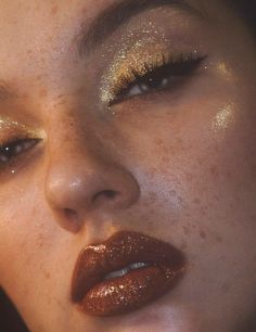 Greek Goddess Makeup, Goddess Makeup, Gold Makeup Looks, Gold Eye Makeup, Prom Eye Makeup, Prom Makeup Looks, Ethereal Makeup, Dope Makeup, Gold Makeup