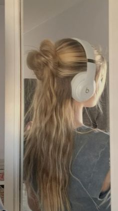 Beachy hair styles Fast And Cute Hairstyles, Cute Blond Hairstyles, Cute Wash Day Hairstyles, Cute Hair Inspo For Medium Hair, Soft Hair Styles, Cute Hairstyles Blonde Hair, Straight Hairstyles White Girl, Quick Hairstyles Medium Hair, Basic White Girl Hairstyles