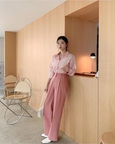 Japanese Office Outfits Women, Smart Casual Work Outfit Women Office Wear, Outfits Japan, Streetwear Japanese, Japanese Minimalist, Outfits Simple, Fashion Japanese, Look Office, Scrubs Outfit