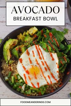 Avocado breakfast bowl, topped with egg and sriracha drizzled on top, in a black bowl Breakfast Ideas With Avocados, Avacodo Breakfast, Avocado Breakfast Ideas, Avocado Breakfast Bowl, Avocado With Egg, Egg And Avocado Breakfast, Avocado Breakfast Recipes, Breakfast Potluck, Avocado Recipes Breakfast