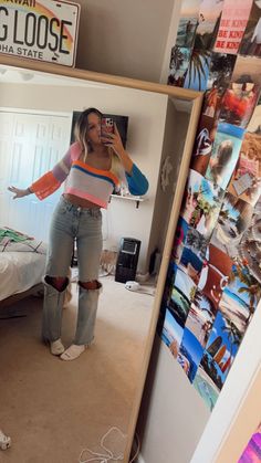 Preppy Olivia Rodrigo, Summer School Outfits Dress Codes, Lexi Hidalgo Winter Outfits, Colorful Cardigan Outfit Aesthetic, Cute Simple Outfit Ideas, Preppy Olivia Rodrigo Wallpaper, Knitted Cropped Cardigan, Y2k Sweater, Casual School Outfits