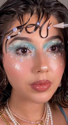 Makeup Ideas Mermaid, Mermaid Make Up Aesthetic, Underwater Eye Makeup, Mermaid Fishnet Makeup, Water Element Makeup Looks, Mermaid Skin Makeup, Watery Makeup Look, Chappel Roan Mermaid Outfit, Air Fairy Makeup