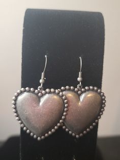 These are just the CUTEST pair of heart earrings! Heart Dangle Earrings, 1980s Fashion, Vintage Heart, Heart Jewelry, Heart Earrings, Vintage Earrings, Vintage Silver, Silver Tone, Vintage Jewelry