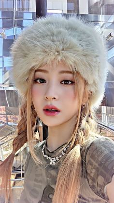 Yunjin Wallpaper Selca, Jimin Pictures, Kpop Wallpaper, Ulzzang Girl, South Korean Girls, بلاك بينك