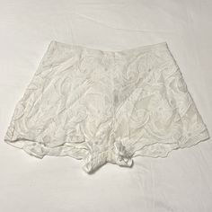 These Abercrombie & Fitch Lace Lined Shorts Are An Absolute Staple In Anyone’s Closet. Size 26 In White/Beige. Brand New With Tags. These Pair Perfectly With A Silky Top For This Summer Lace Bottoms With Built-in Shorts For Summer, Elegant Lace Shorts, White Lace Party Bottoms, Elegant White Lace Shorts, Elegant Short Lace Bottoms, Chic Lace Bottoms For Summer, Chic Lace Summer Bottoms, Short Lace Bottoms For Spring, White Party Shorts