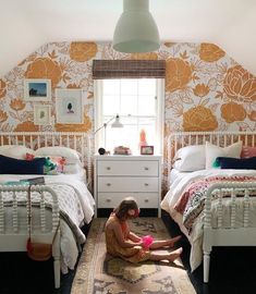 orange and white floral mural Indy Room, Hallway Colors, Big Bee, Attic Closet, Baby Playroom, Kids Room Murals, Tiny People, Twin Beds, Shared Room