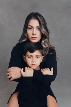 Fotos dia das mães Boy Mom Pictures, Mother Son Pictures, Mom Photo Shoots, Mommy Son Pictures, Mom And Me Photos, Mom Daughter Photography, Mother Son Photos, Son Photo Ideas, Studio Family Portraits