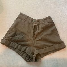 New, Never Worn, Billabong Shorts High Waist Khaki Shorts For Summer, Khaki Short Bottoms For Vacation, Summer High-waisted Khaki Shorts, Summer Khaki Shorts, Khaki High-waisted Shorts For Summer, Khaki High-waisted Summer Shorts, Khaki Short Length Vacation Bottoms, Khaki Summer Shorts, Trendy Khaki High-waisted Shorts