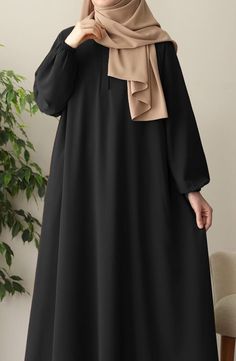 Black Abaya Designs Simple, Abaya Fashion Black, Black Abaya Designs, Fashion Abaya, Abaya Designs Latest, Moslem Fashion