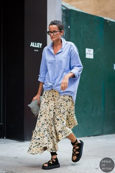 New York SS 2017 Street Style: Lucy Chadwick Lucy Chadwick, Ootd Instagram, Loose Fit Shirts