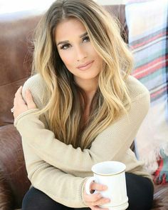 JJD Hair Color Brown Blonde Highlights, Jessie James Decker Hair Color, Brown Blonde Highlights, Hair Color Brown