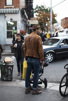 Leather denim Rafael Lazzini, Street Style Blog, Masculine Style, Mens Fashion Inspiration, Mens Style Guide, Mens Lifestyle, Men Style Tips, Outfits With Hats