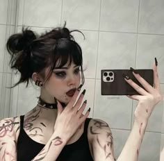 Gothic Hair And Makeup, Goth Hair Styling, Goth Space Buns, Goth Girl Hairstyles, Goth Hair Bangs, Cute Goth Hairstyles, Cute Goth Makeup, Goth Hairstyle, Work Goth