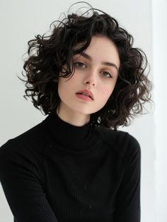 Trendy Curly Bob Haircuts: Embrace Your Natural Texture! Curly French Haircut, Curly Hair Fits, Curly Bob Styles, 2025 Haircut, Curly Bob Haircuts, Classic Curls, Medium Haircuts With Bangs, Curly Bobs, Trendy Haircuts Medium