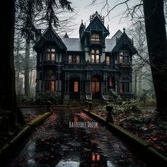 Gorgeous creepy Victorian Gothic mansion in the woods. Victorian House Colors Exterior Goth, House In The Woods Aesthetic Dark, Black House In The Woods, Victorian Gothic House Exterior, Gothic Mansion Exterior, Eco House Exterior, Mansion In The Woods, Gothic House Exterior