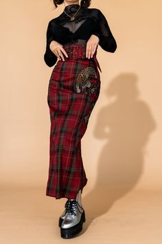 Mischief Maker Plaid Skirt in Red Edgy Grunge Style, Mid Size Outfits, Red Fishnets, October Outfits, Scottish Fashion