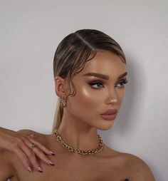 Ethereal Makeup Goddesses, Nude Glam Makeup, Glowy Glam Makeup, Maquillaje Glowy, Hairstyles Fancy, Formal Makeup, Glam Makeup Look, Makijaż Smokey Eye, Fancy Makeup