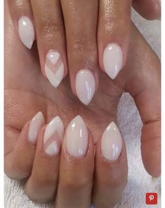 Short Pointed Acrylic Nails, Red Stiletto Nails Short, Pointy Nails Short, Stiletto Nails Designs Short, Stiletto Short Nails, Short Claw Nails, Short Pointed Nails, Short Pointy Nails, Stiletto Nails Short