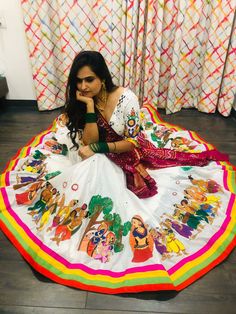 Hand Painted Navratri Chaniya Choli, Hand Painted Chaniya Choli, Navratri Dress, Fashion Show Dresses, Sari Design, Floral Dress Design, Floral Print Sarees, Wedding Lehenga Designs