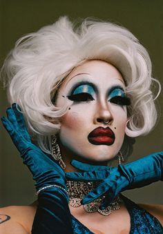 Photographie Portrait Inspiration, Hur Man Målar, Make Up Inspo, Jessica Rabbit, Stage Makeup