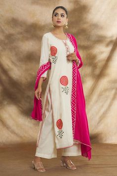 Off white mulmul kurta featuring gold resham embroidery and tasseled work at the placket. Paired with matching pant and a contrasting dupatta., Fit: Relaxed Mulmul Kurta, Resham Embroidery, Kurta Pant Set, Women Kurta, Straight Kurta, Kurta With Pants, Pant Set, Set For Women, Aza Fashion