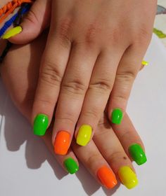 Summer Nail Ideas Bright Colors, Neon Nails 2024, Manicure Nail Colors, Monochromatic Nails, Natural Nail Art, Vacation Nails, Nails French, Nails Manicure, Dipped Nails