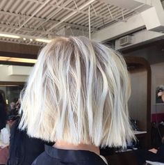 Blonde Ideas, Wavy Bob Haircuts, Hot Haircuts, Choppy Bob, Choppy Bob Hairstyles, Lob Haircut, Super Hair, Hair Blonde