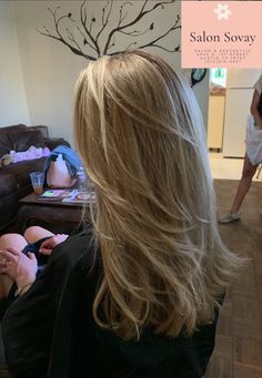 No Haircut Haircut, Natural Medium Blonde Hair, Layered Blonde Hair Medium, Baby Lights Hair Blonde, Baby Lights Hair, Baby Blonde Hair, Baby Blonde, Medium Blonde, Dark Blonde Hair