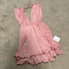 Nwt Asos Design Plunge Pleated Mini Skater Dress In Dusky Pink Size Us 2. So Pretty! I Bought For An Event That I Didn’t End Up Attending. Tags: Revolve, Nordstrom, Vici, Sorority V-neck Mini Dress With Tie Back For Date Night, V-neck Backless Sundress For Brunch, Spring V-neck Backless Dress For Date Night, Backless V-neck Sundress For Brunch, Summer V-neck Backless Dress For Night Out, V-neck Backless Sundress For Date Night, Flowy V-neck Backless Dress For Party, V-neck Tie Back Mini Dress For Date Night, Summer V-neck Backless Dress For Date Night