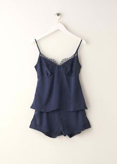 On warm summer nights, stay cool in our PJ sets or silk shorts with matching camisole. Made from the finest 16 momme silk satin and with eyelash lace detailing, our short ladies' blue silk pyjama set offers exceptional levels of comfort and the ultimate sleeping experience. Silk Pj Set, Pijamas Women, Blue Clothing, Cute Pajama Sets, Silk Pajama Set, Silk Cami, Cute Pajamas, Pyjama Set