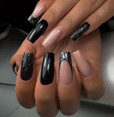 Black Summer Nails, Black Nails Ideas, Sparkle Nail Designs, Summer Nails 2024, Wow Nails, Glamorous Nails, Short Acrylic, Black Nail Designs, Christmas Nails Acrylic