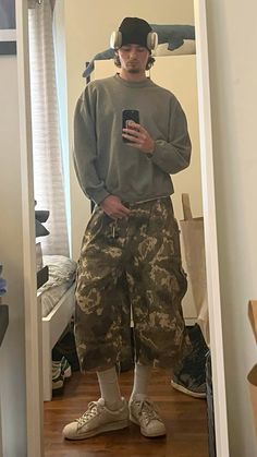 #fashion #streetwear #menswear #mensfashionstyle #mensfashionedgy #fitcheck #thrifted #viviennewestwood #camo #jorts #realtree #alternative #alternativefashion #alt #altcore Alternative Outfits Men, Camo Jorts, Jorts Outfit, Fits Streetwear, Outfit Streetwear, Mens Fashion Edgy, Boys Fits, Camo Fashion