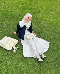 Outfit Skirt Hijab, Coquette Hijab Outfit, White Skirt Outfit Hijab, Hijab Skirt Outfit, Coquette Hijab, Skirt Outfits Hijab, White Skirt Outfits, Rok Outfit, Muslim Outfits Casual