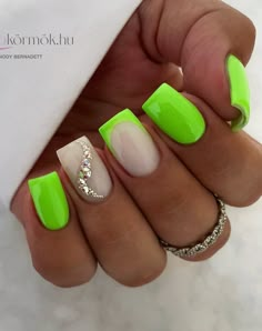 Neon Coral Nails, Neon Blue Nails, Lime Nails, Lime Green Nails, Neon Nail Designs, Neon Green Nails, Green Acrylic Nails, Makeup Nails Designs, Coral Nails